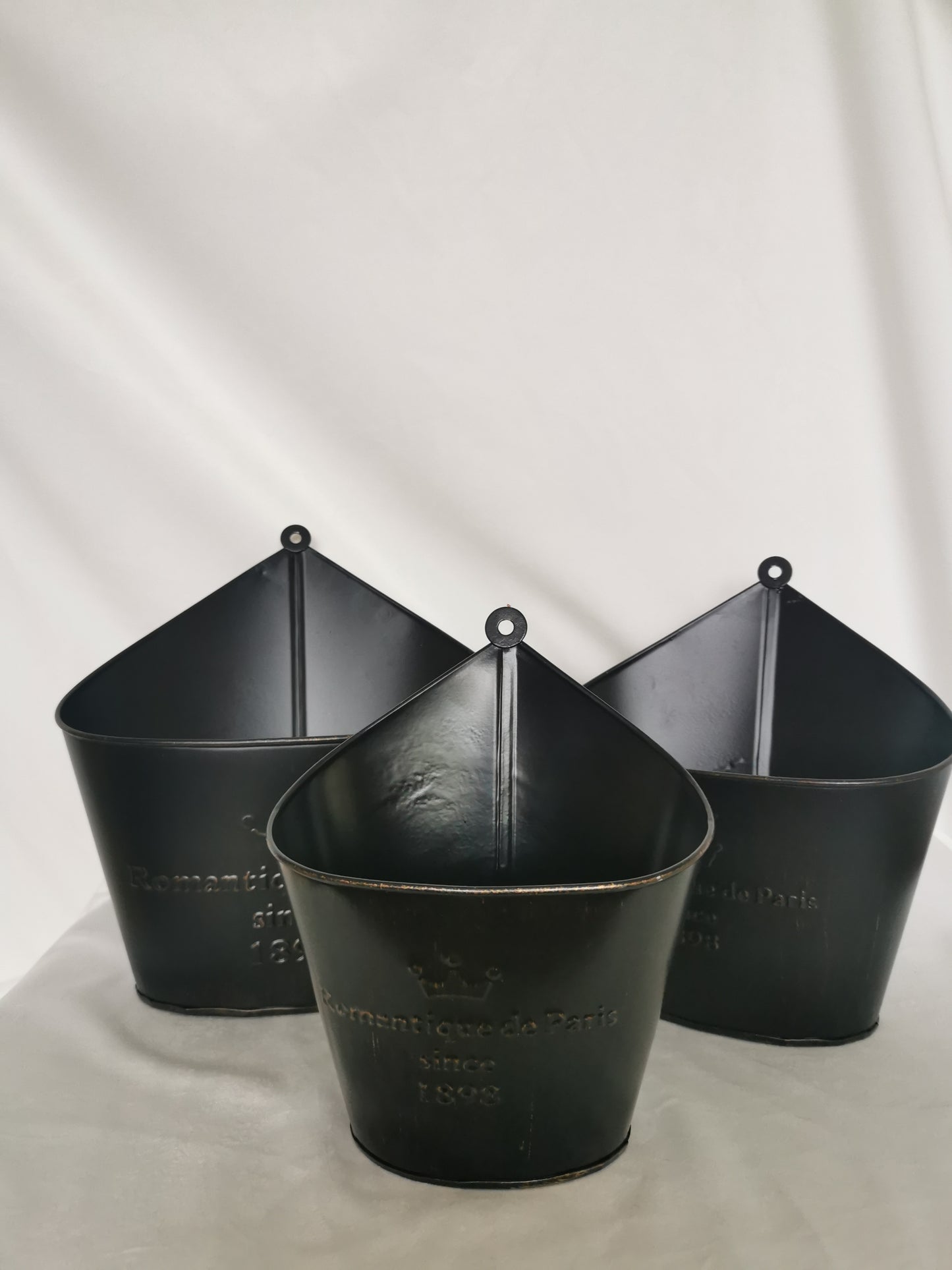 Irregular Shape Rustic Look Tin Bucket