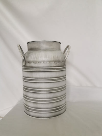 Vintage Farmhouse Look Tin Bucket