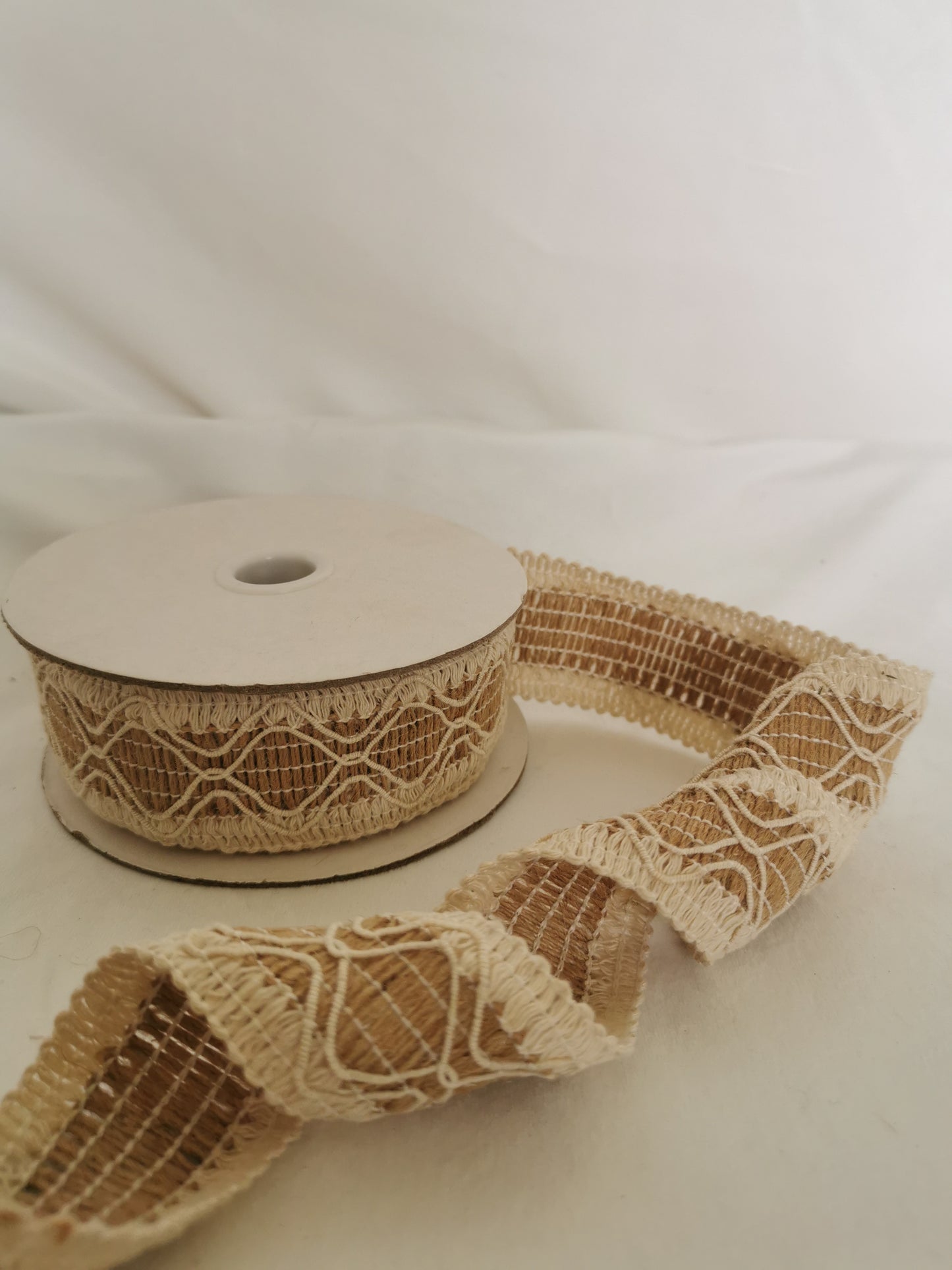 Hessian Ribbon Creamy and Brown Tight Weave (3cmx 10yard)